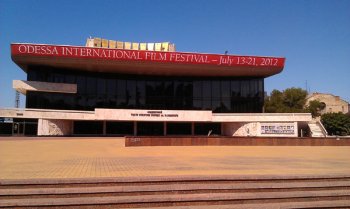 К кинофестивалю Музкомедию выдраит Karcher