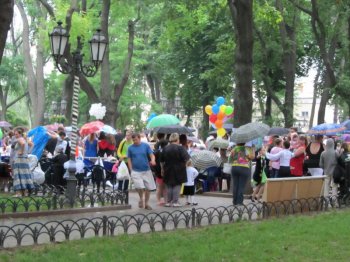 Дерибасовская. 1 июня