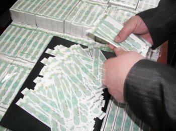 Пограничники обнаружили в грузовике 5500000 акцизов для алкогольной продукции