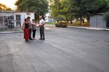 В Суворовском районе отремонтирован очередной межквартальный проезд