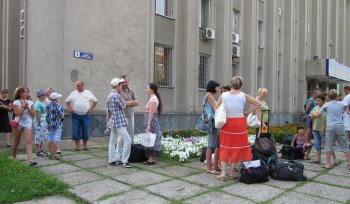 Дети Киевского района отправились в летний лагерь