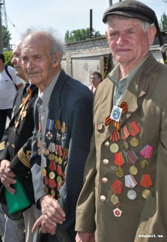 Возвращенная память: памятник работникам завода "Большевик"