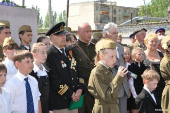 Возвращенная память: памятник работникам завода "Большевик"