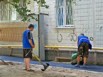 Вместо детской площадки - спортивная, но тоже для детей