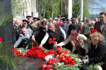 Сегодня в Одессе состоялся традиционный митинг-реквием, посвященный 26-й трагической годовщине аварии на Чернобыльской АЭС
