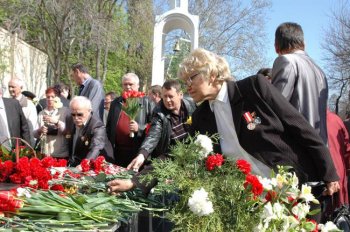 Сегодня в Одессе состоялся традиционный митинг-реквием, посвященный 26-й трагической годовщине аварии на Чернобыльской АЭС