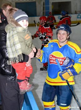 В Одессе играют в хоккей