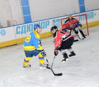 В Одессе играют в хоккей