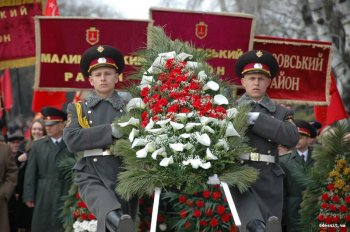 10 апреля. На Аллее Славы