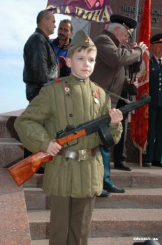 10 апреля. На Аллее Славы