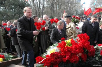 10 апреля. На Аллее Славы