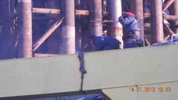 Одесситы помогли вытащить кран «Захарий» из вод Днепра