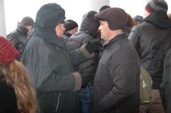 Пикет у стен мэрии
