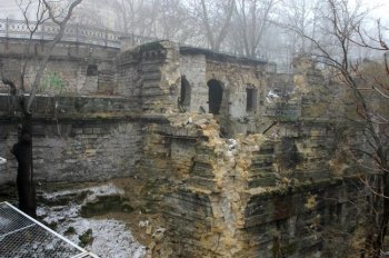 Исторические руины на Приморском бульваре