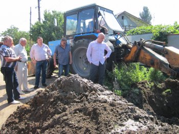 Ремонт труб на Большевике займет 2 недели