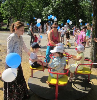 В Суворовском районе появились две новые детские площадки