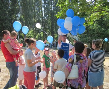 В Суворовском районе появились две новые детские площадки