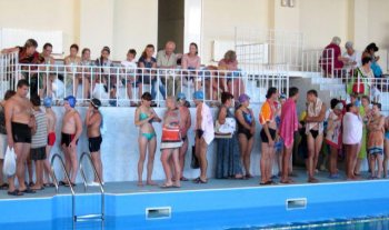 В Одессе проходят соревнования по плаванию