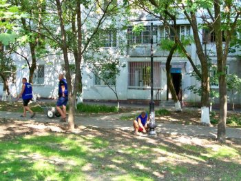 Крымский бульвар: уличное освещение + детская площадка