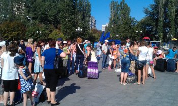 16 автобусов вывезли детей в Сергеевку