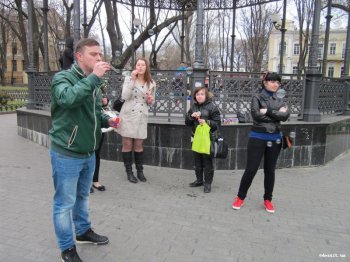 Делу время, потехе час: в Одессе - день мыльных пузырей