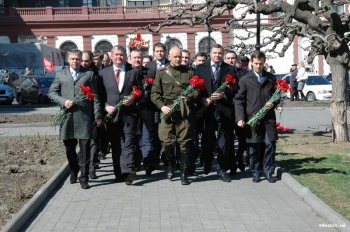 Мы памяти вашей верны...