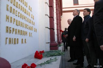 Мы памяти вашей верны...