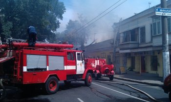 Сильный пожар на Канатной. Горит целый квартал (фото, видео)