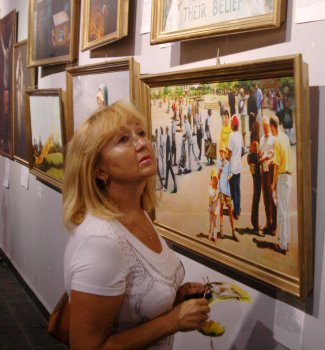 Общественная организация «Ассоциация Фалунь Дафа» проводит в Одессе выставку «Истина, доброта терпение»