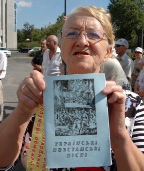 Представители «Свободы» сегодня «повесили»  киевских и одесских регионалов