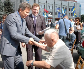 14 автомашин для ветеранов