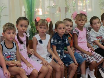 Взрослым - помощь в ремонте, детям - красочное шоу