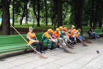 Одесса больше всего  нуждается  в ...начальниках и  дворниках