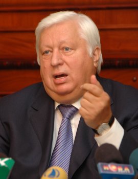 Виктор Пшонка прокомментировал события относительно выдачи России Осмаева