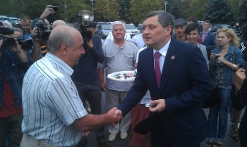 Районы Одесской области получили 40 "вездеходов" для "скорой помощи"