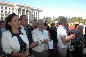 Власти Одесской области первые в Украине закрыли вопрос школьных автобусов