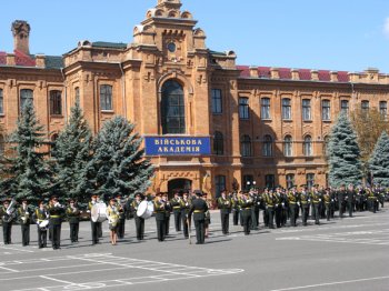 Курсанты Военной академии принесли присягу. Принимал лично министр обороны (фото)