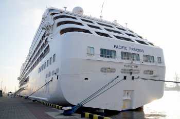 Одесса встретила «Тихоокеанскую принцессу» маршами духового оркестра