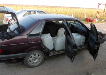 66 канистр со спиртом тайно пытался провезти через границу гражданин Молдовы