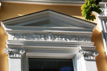Старейшим зданиям Одессы возвращают первоначальный вид