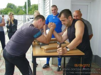 В Раздельной решили избавиться от милиционеров-толстяков