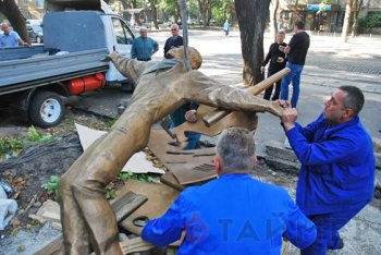 Одесса готовится к официальному открытию памятника Владимиру Высоцкому