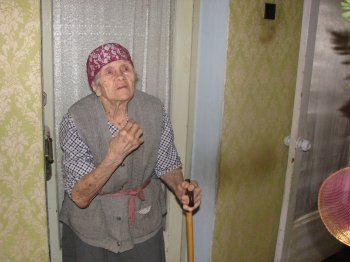 Ребята из «Завтра Суворовского района» поздравили юбиляров со столетием