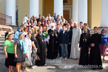 Митрополит Агафангел освятил крест Болградского собора (фото)