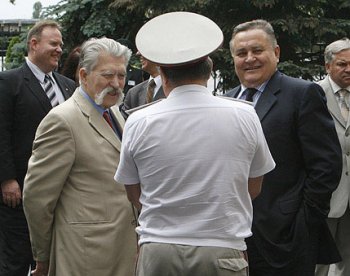 Кто там в «УДАРе» идет? Как главный по СБУ Наливайченко вместе с послом  США  Тэйлором чествовал молодых  контразведчиков