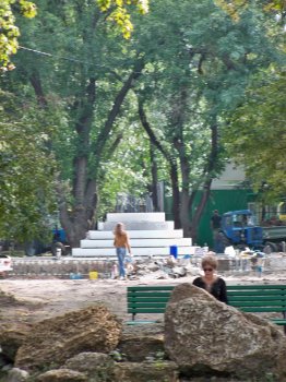 Стало известно, кто оплачивает реконструкцию сквера Космонавтов