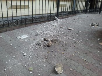 С одесского Дома с атлантами упал кусок лепнины: прохожий спасся чудом