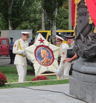 Одесситы благодарят за Суворова