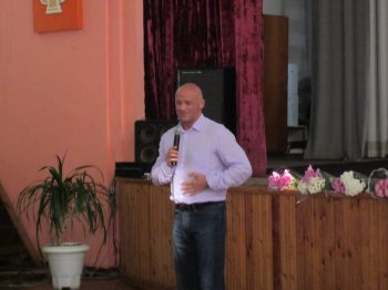 Геннадий Труханов поздравил пожилых людей с праздником