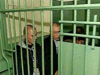 Гюго отдыхает: Три подростка грабили дома в присутствии своих родителей